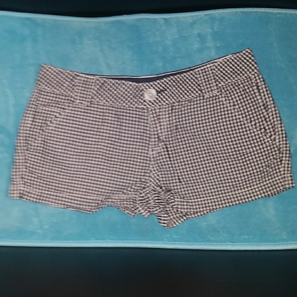 No Boundaries Pants - ⚘3/$15⚘ White & Blue Checkered Shorts
